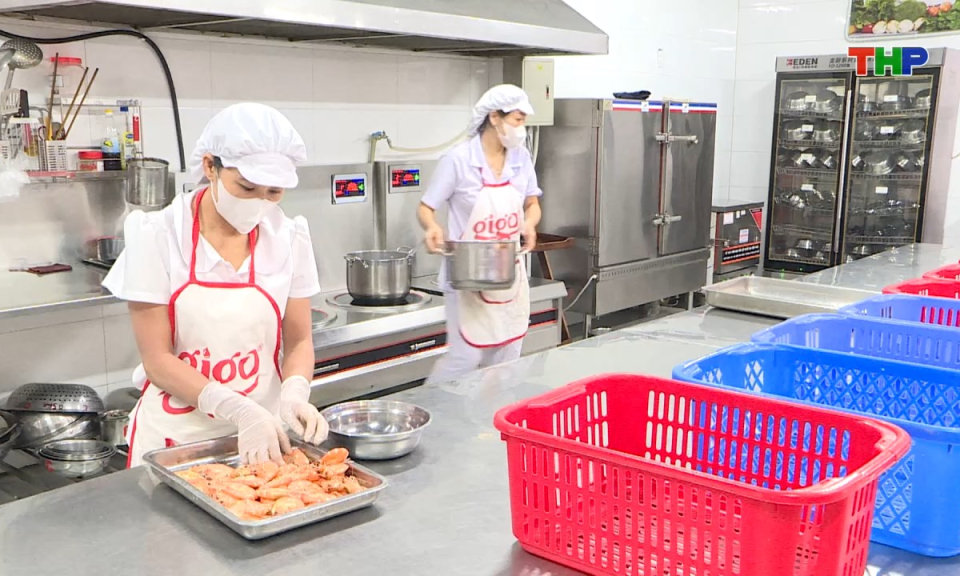 Ph&aacute;p luật v&agrave; cuộc sống: Tăng cường kiểm tra, siết chặt quản l&yacute; an to&agrave;n thực phẩm