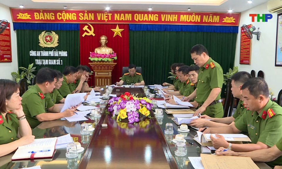 G&oacute;c nh&igrave;n nội ch&iacute;nh: Đặc x&aacute; - Trao cơ hội l&agrave;m lại cuộc đời
