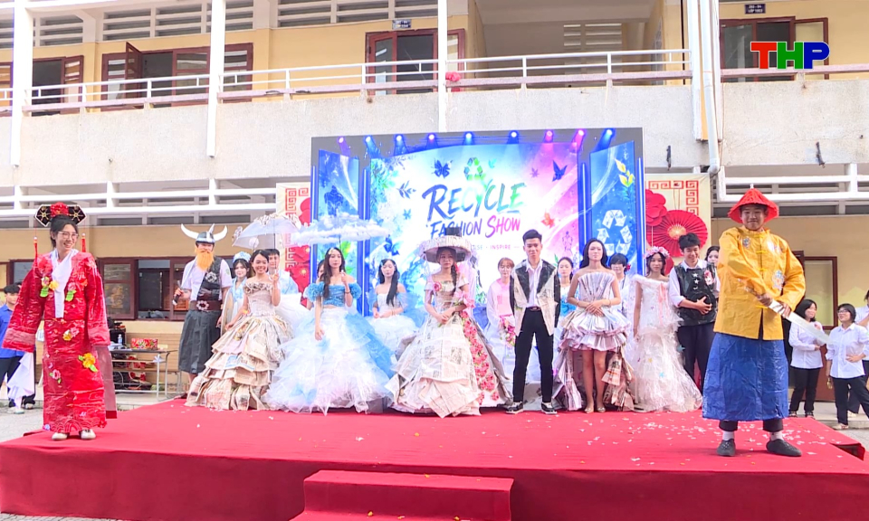 S&ocirc;i nổi Festival Sắc m&agrave;u ng&ocirc;n ngữ