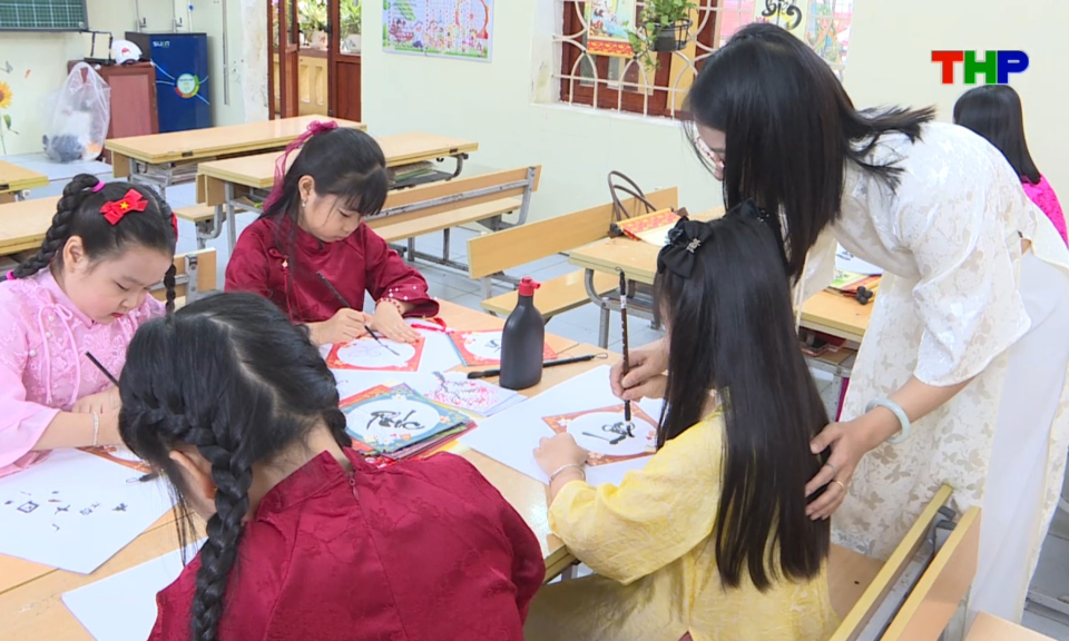 G&oacute;c nh&igrave;n trẻ: Người trẻ Hải Ph&ograve;ng v&agrave; nghệ thuật thư ph&aacute;p