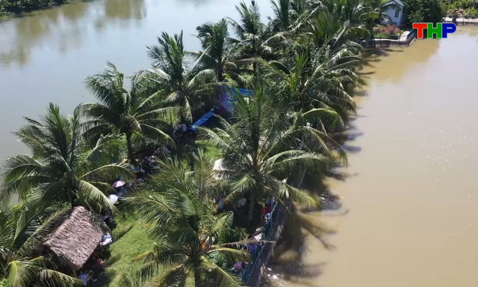 Điểm hẹn du lịch: Khi n&ocirc;ng d&acirc;n l&agrave;m du lịch