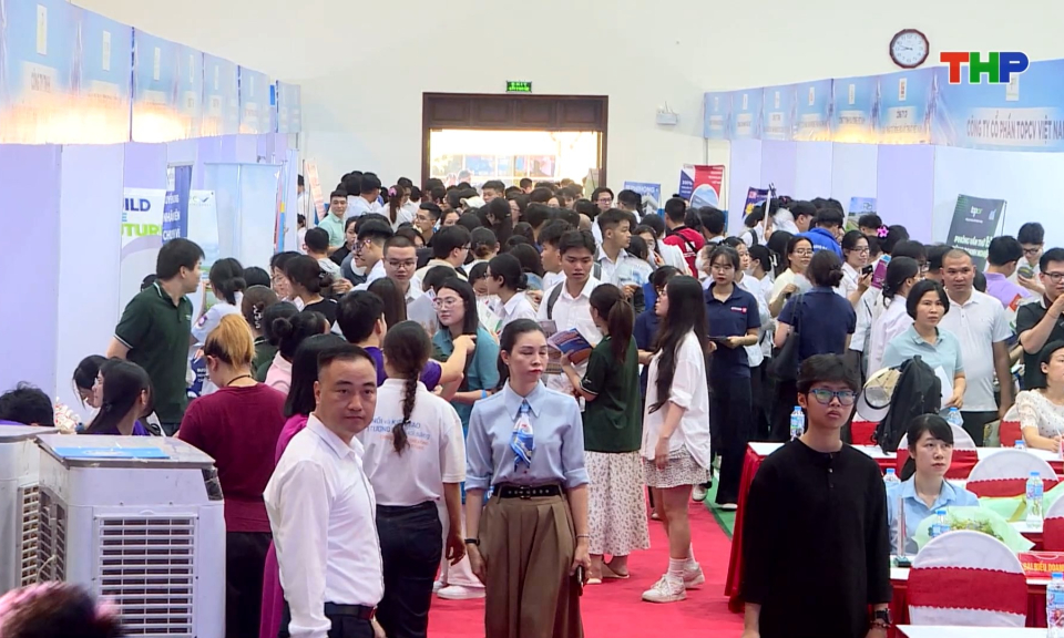 Kết nối vị tr&iacute; việc l&agrave;m v&agrave; thực tập cho sinh vi&ecirc;n   
