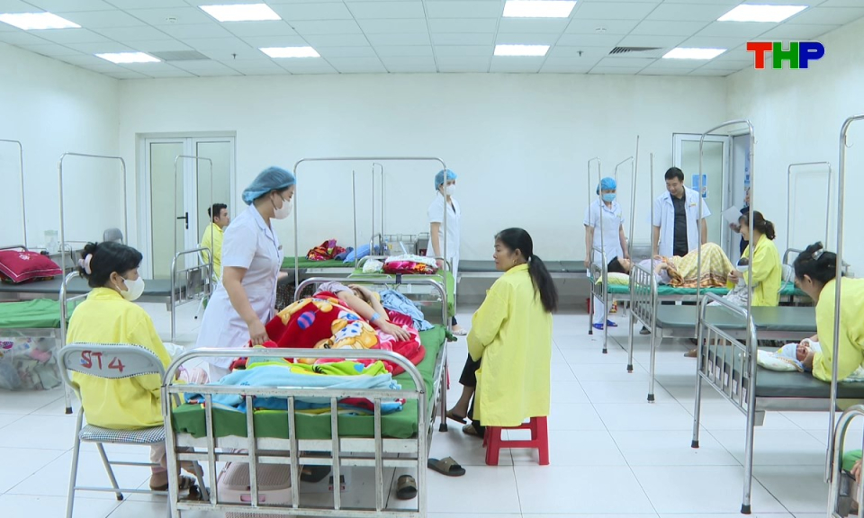 Y tế sức khỏe: Kh&aacute;ng kh&aacute;ng sinh: Chăm s&oacute;c thai kỳ th&ocirc;ng minh - Đồng h&agrave;nh an to&agrave;n c&ugrave;ng mẹ v&agrave; b&eacute;