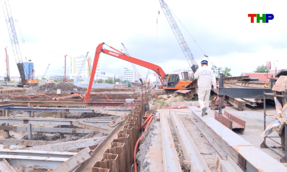 Bảo đảm tiến độ c&aacute;c dự &aacute;n n&uacute;t giao th&ocirc;ng kh&aacute;c mức