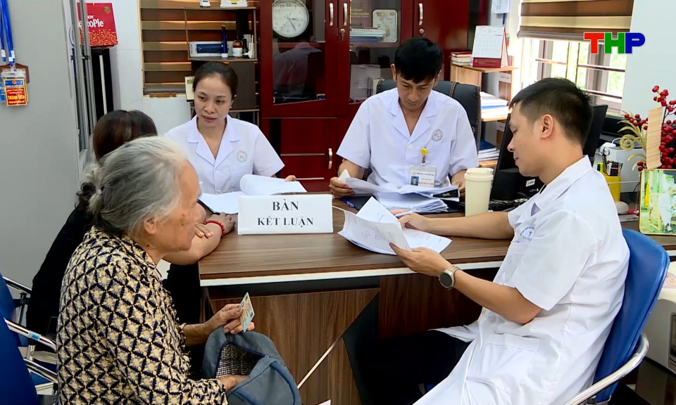 N&acirc;ng cao chất lượng chăm s&oacute;c sức khỏe to&agrave;n d&acirc;n