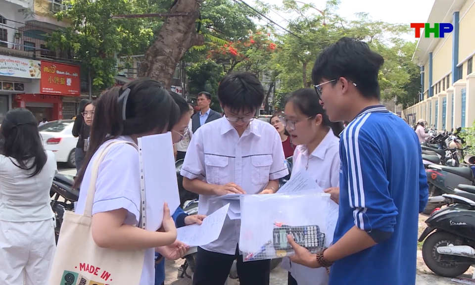 Th&iacute; sinh ho&agrave;n th&agrave;nh kỳ thi tốt nghiệp THPT 2026