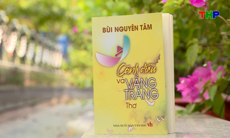 Giới thiệu s&aacute;ch: C&aacute;nh diều v&agrave; vầng trăng