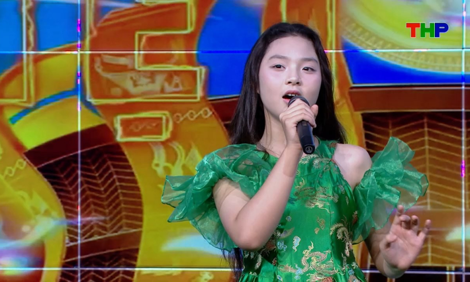 Lăng k&iacute;nh tuổi hoa: Nguyễn Th&aacute;i Kim Ng&acirc;n