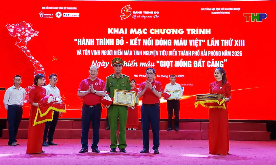 Hành trình đỏ - Kết nối dòng máu Việt