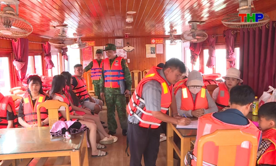 An ninh biển đảo: Bộ đội Bi&ecirc;n ph&ograve;ng Hải Ph&ograve;ng bảo đảm an to&agrave;n m&ugrave;a du lịch