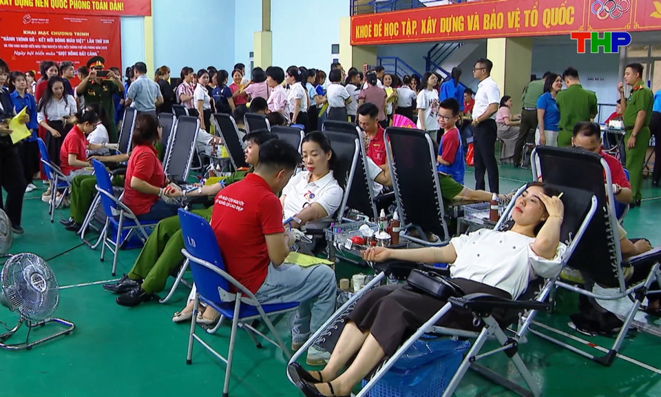 Hải Ph&ograve;ng rộn r&agrave;ng kh&ocirc;ng kh&iacute; H&agrave;nh tr&igrave;nh Đỏ