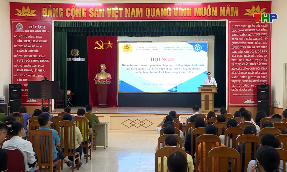 Tuy&ecirc;n truyền, giải đ&aacute;p ch&iacute;nh s&aacute;ch bảo hiểm x&atilde; hội