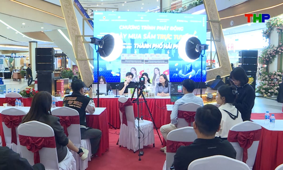 Điểm nhấn 365: Thương mại điện tử bước v&agrave;o cuộc cạnh tranh chiều s&acirc;u