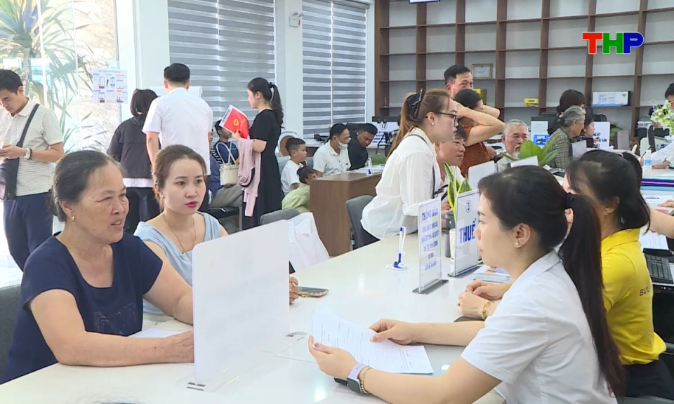 Ch&iacute;nh s&aacute;ch ph&aacute;p luật: Nghị định 161 quy định mức lương cơ sở v&agrave; chế độ tiền thưởng đối với c&aacute;n bộ, c&ocirc;ng chức, vi&ecirc;n chức v&agrave; lực lượng vũ trang