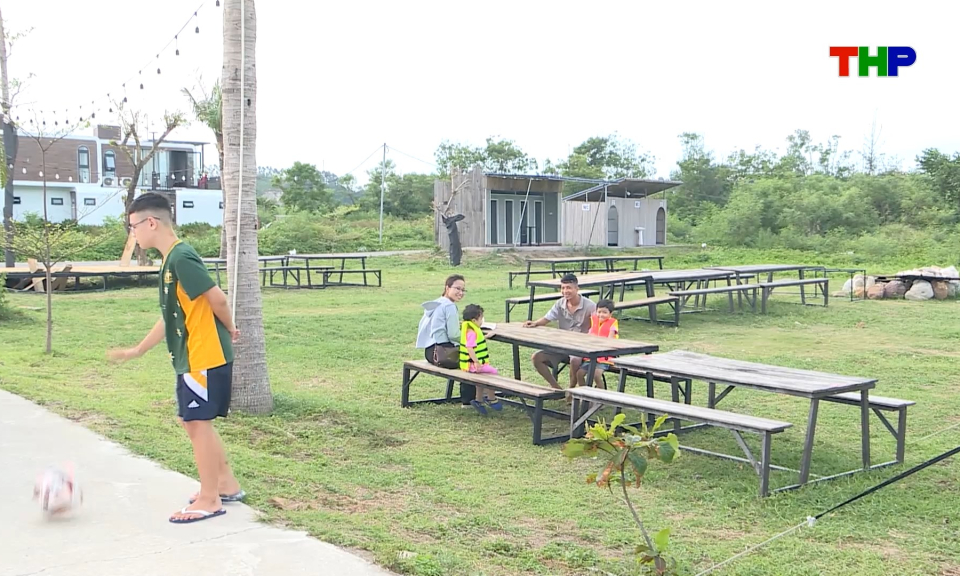 Camping ven biển - M&ocirc; h&igrave;nh du lịch trải nghiệm th&uacute; vị