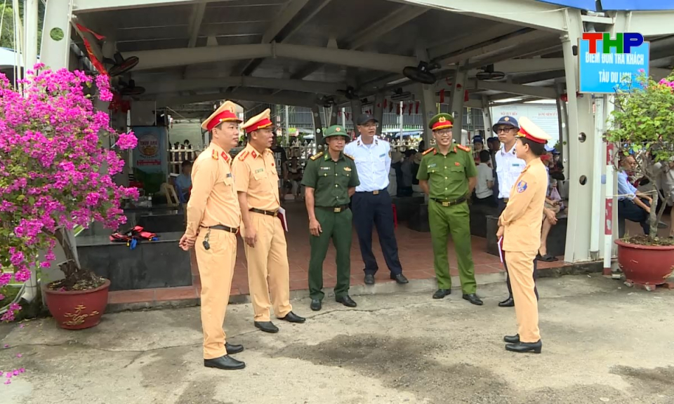 An to&agrave;n giao th&ocirc;ng: Tăng cường bảo đảm an to&agrave;n giao th&ocirc;ng cho du kh&aacute;ch