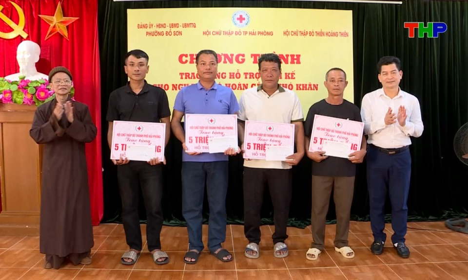 Ng&agrave;y nữa để y&ecirc;u thương: H&agrave;nh tr&igrave;nh nh&acirc;n &aacute;i v&igrave; cuộc sống cộng đồng