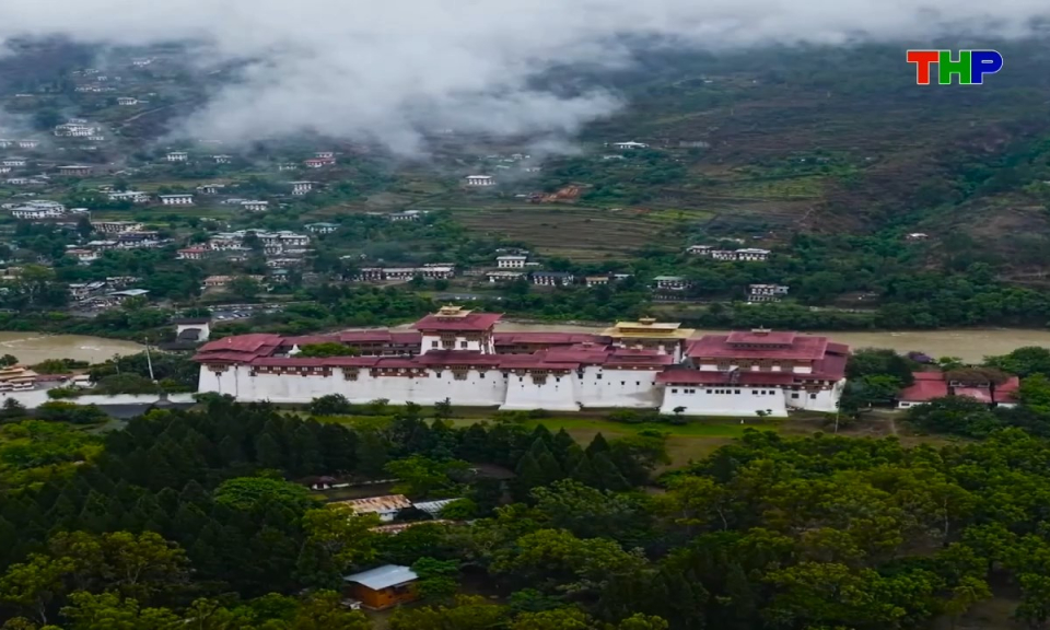 Kh&aacute;m ph&aacute; thế giới: Bhutan - Nơi văn h&oacute;a gặp gỡ bản năng sinh tồn