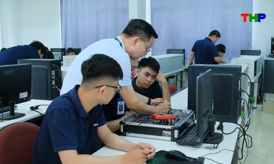 Con đường lựa chọn: Theo d&ograve;ng điện chọn lối đi cho tương lai