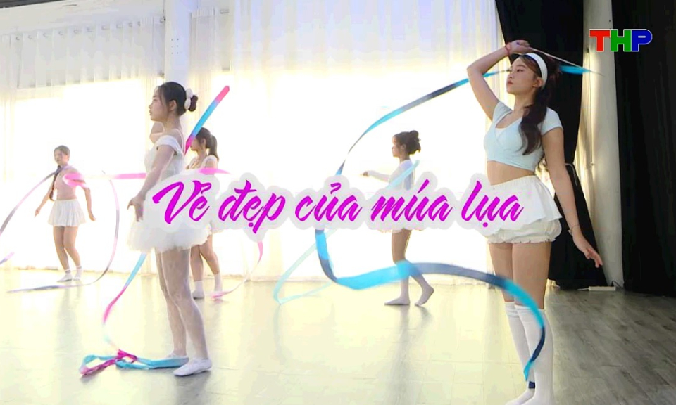 Chạm Hải Ph&ograve;ng: Vẻ đẹp của m&uacute;a lụa