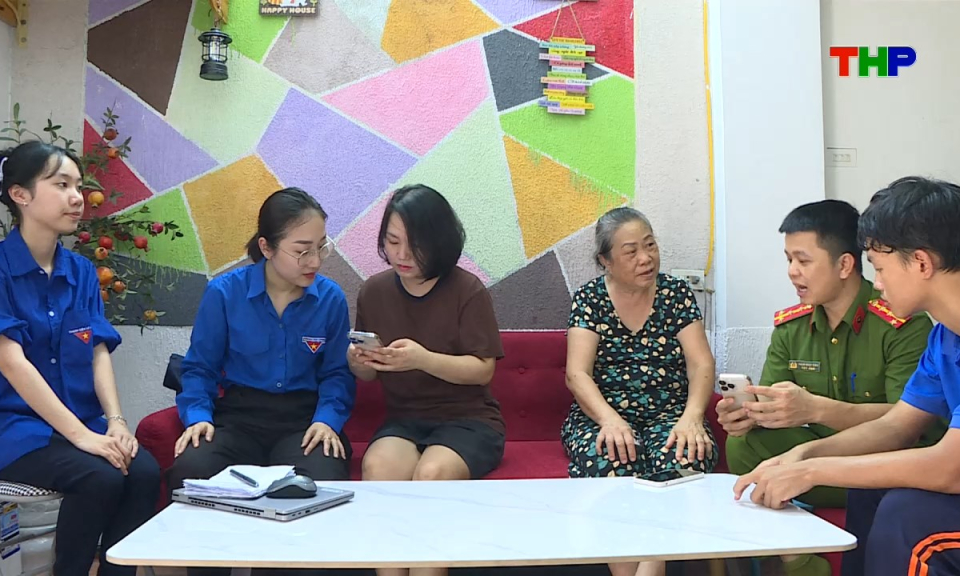 Tuổi trẻ Hải Ph&ograve;ng: M&ugrave;a h&egrave; số của thanh ni&ecirc;n t&igrave;nh nguyện: Mang AI g&otilde; cửa từng nh&agrave;
