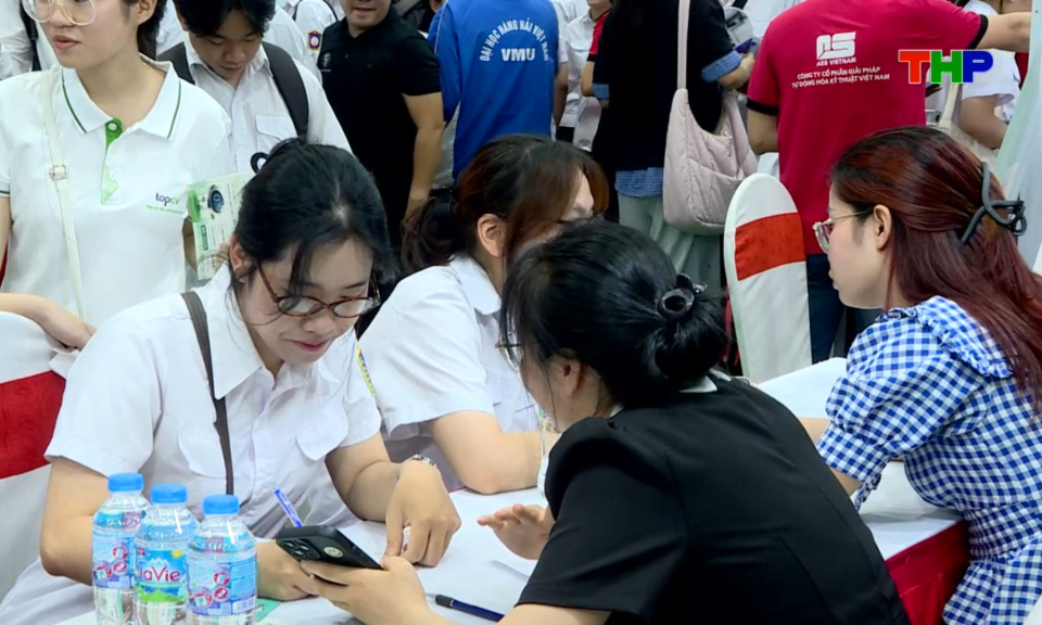 Con đường lựa chọn: Mở rộng cơ hội việc l&agrave;m cho sinh vi&ecirc;n sau tốt nghiệp