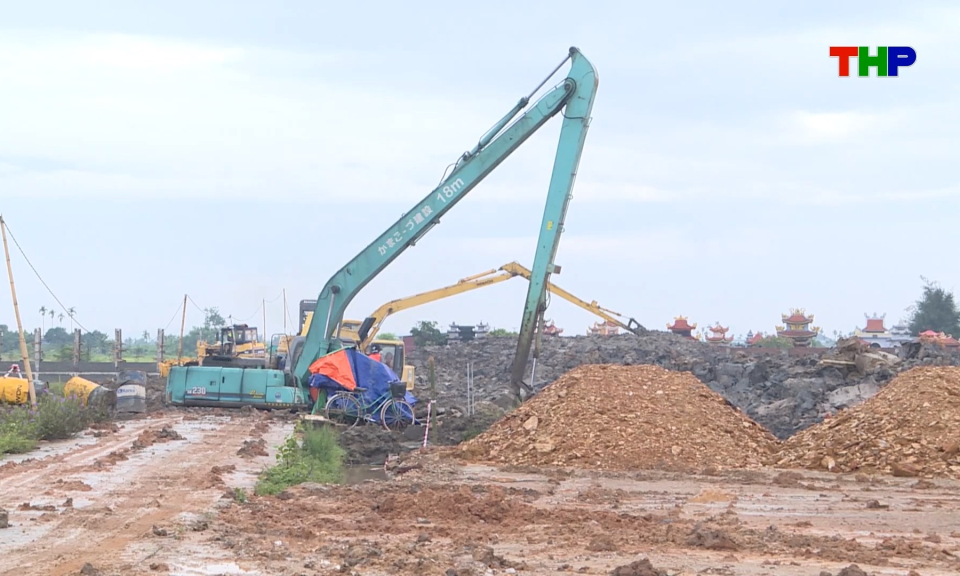Ph&aacute;t triển hạ tầng khu c&ocirc;ng nghiệp