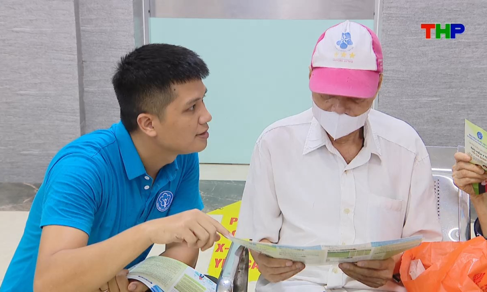 V&igrave; cộng đồng: Ph&aacute;t huy vai tr&ograve; trụ cột của ch&iacute;nh s&aacute;ch Bảo hiểm y tế