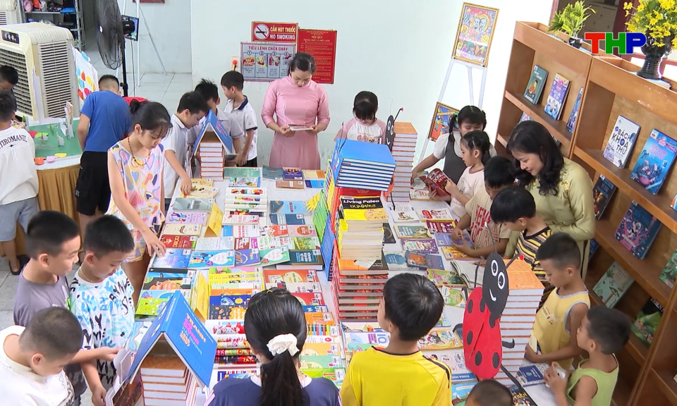 Khơi dậy t&igrave;nh y&ecirc;u s&aacute;ch cho thiếu nhi