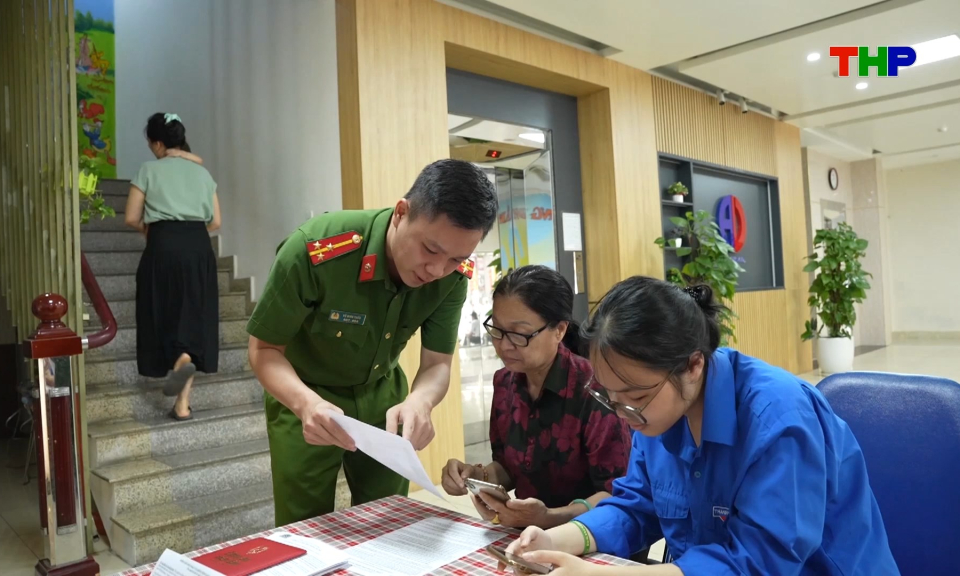 Triển khai "Chiến dịch m&ugrave;a h&egrave; số c&ugrave;ng VNeID"