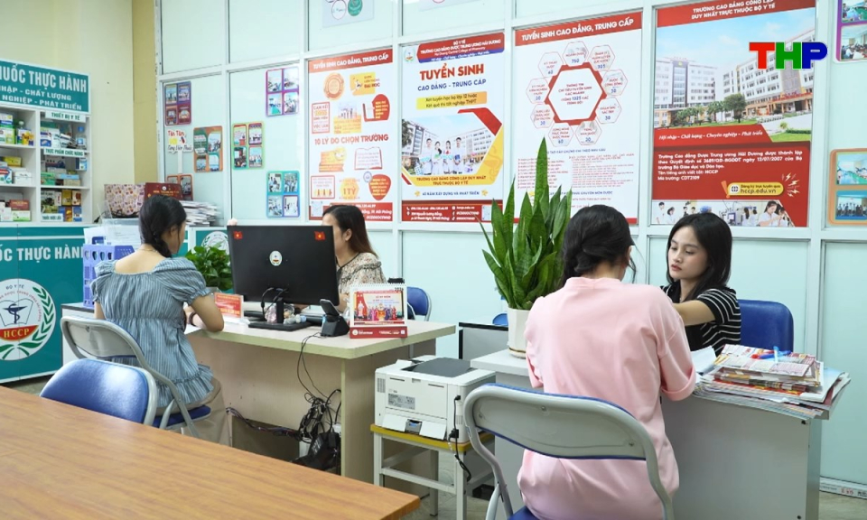 Gi&aacute;o dục v&agrave; đ&agrave;o tạo: C&aacute;c trường Đại học, Cao đẳng "v&agrave;o m&ugrave;a" tuyển sinh