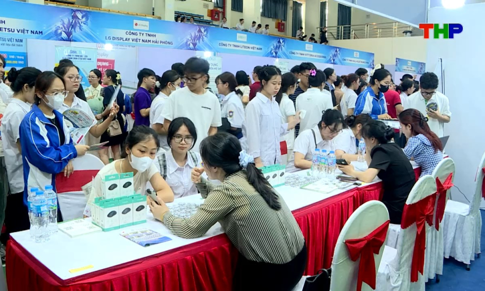 Lao động v&agrave; c&ocirc;ng đo&agrave;n: Nh&acirc;n lực trẻ v&agrave; khoảng trống thị trường lao động