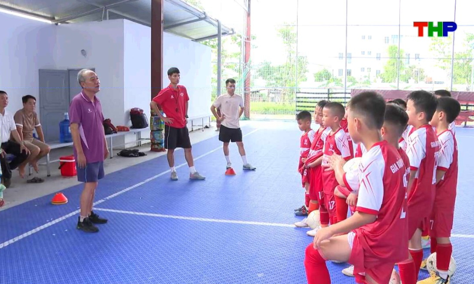 C&acirc;u chuyện của t&ocirc;i: Người cựu thanh ni&ecirc;n xung phong t&acirc;m huyết với b&oacute;ng đ&aacute; nhi đồng