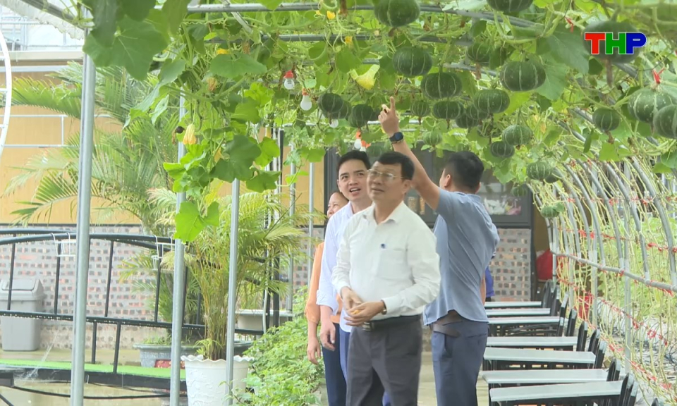 Điểm hẹn du lịch: Du lịch gần gũi thi&ecirc;n nhi&ecirc;n
