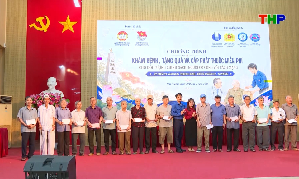 Kh&aacute;m bệnh, tri &acirc;n người c&oacute; c&ocirc;ng v&agrave; gia đ&igrave;nh ch&iacute;nh s&aacute;ch
