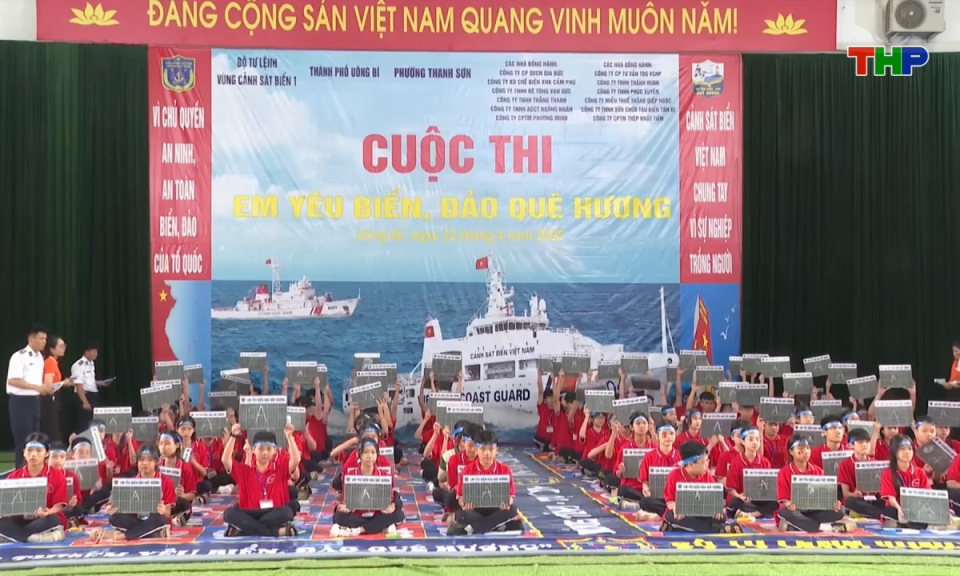 Lăng k&iacute;nh tuổi hoa: Em y&ecirc;u biển đảo qu&ecirc; hương