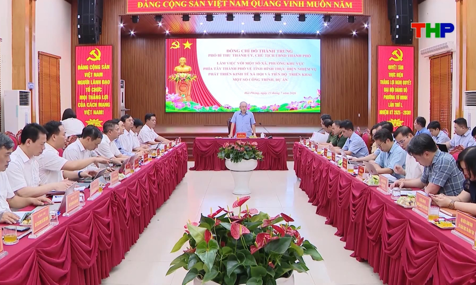 Tập trung phát triển kinh tế - xã hội