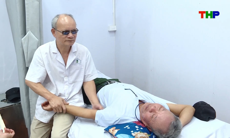 Tạo sinh kế bền vững cho người khiếm thị