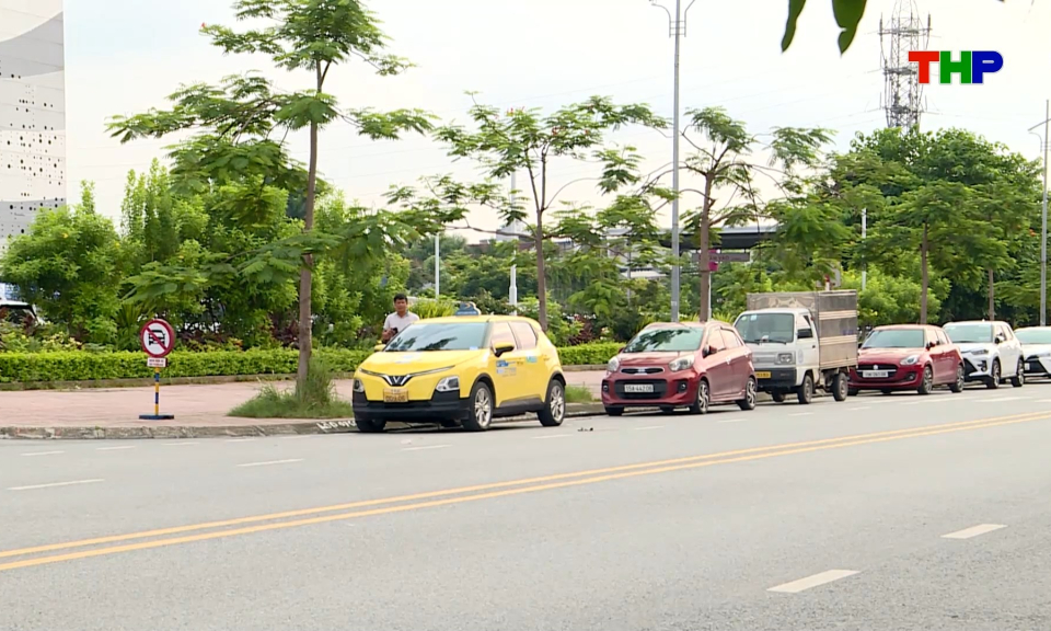 Vận tải h&agrave;nh kh&aacute;ch với y&ecirc;u cầu số h&oacute;a, xanh h&oacute;a