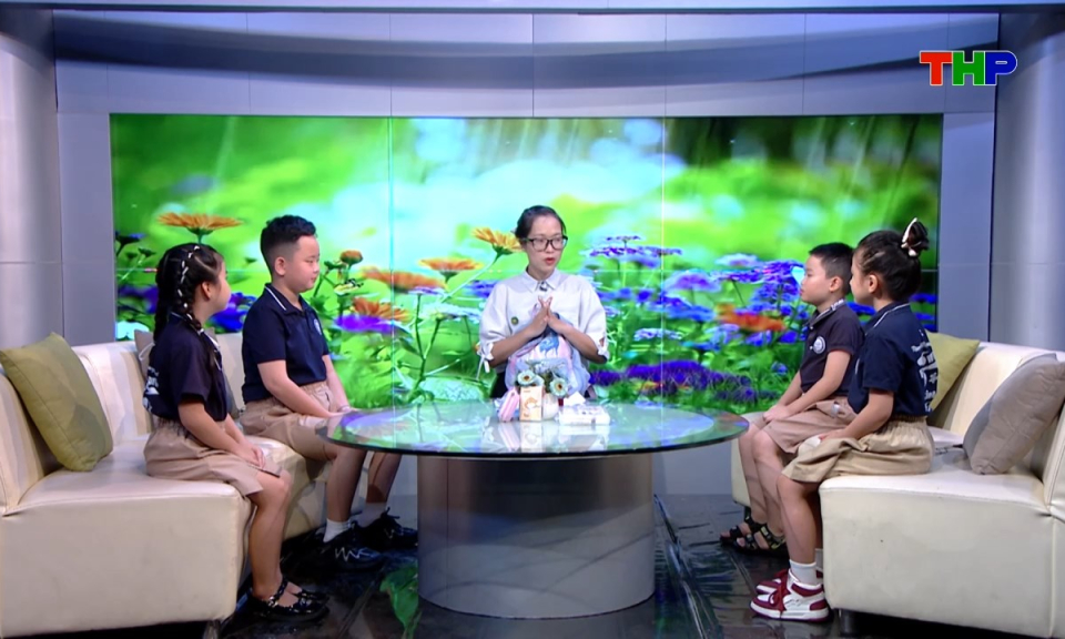Lăng k&iacute;nh tuổi hoa: Kỳ nghỉ h&egrave; bổ &iacute;ch 
