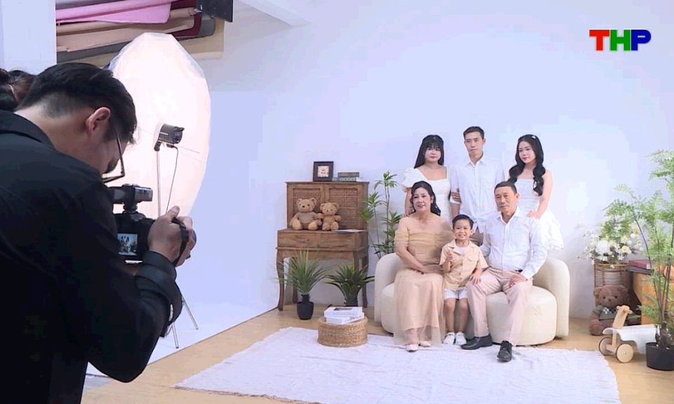 Chạm Hải Ph&ograve;ng: Lưu giữ khoảnh khắc