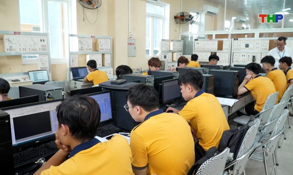 Ch&iacute;nh s&aacute;ch ph&aacute;p luật: Hải Ph&ograve;ng tạo bệ ph&oacute;ng cho nh&acirc;n t&agrave;i