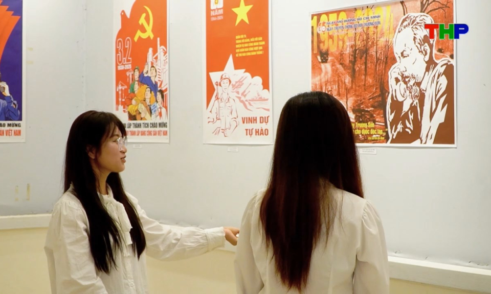 Diễn đ&agrave;n văn học nghệ thuật: Sức mạnh tranh cổ động