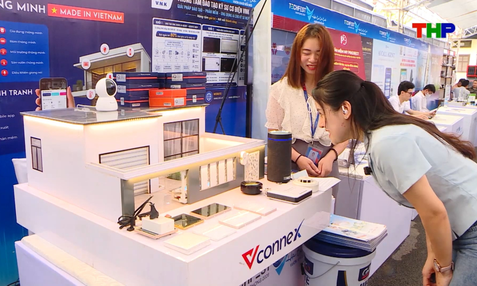 Ấn tượng gian h&agrave;ng triển l&atilde;m số tại Techfest Hải Ph&ograve;ng 2026