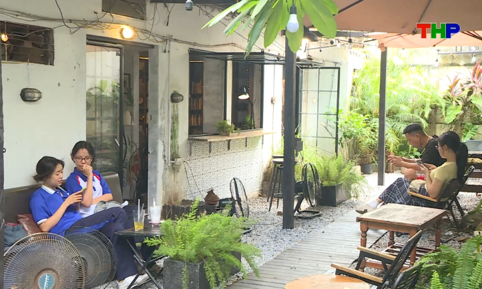 Nhịp sống trẻ: Văn h&oacute;a coffee của người trẻ