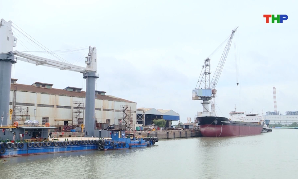 Sớm kh&ocirc;i phục v&agrave; ph&aacute;t triển ng&agrave;nh đ&oacute;ng t&agrave;u th&agrave;nh phố