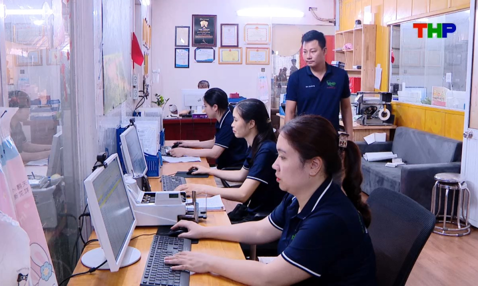 Chuyển đổi số v&agrave; cải c&aacute;ch h&agrave;nh ch&iacute;nh: Doanh nghiệp số h&oacute;a để vươn xa
