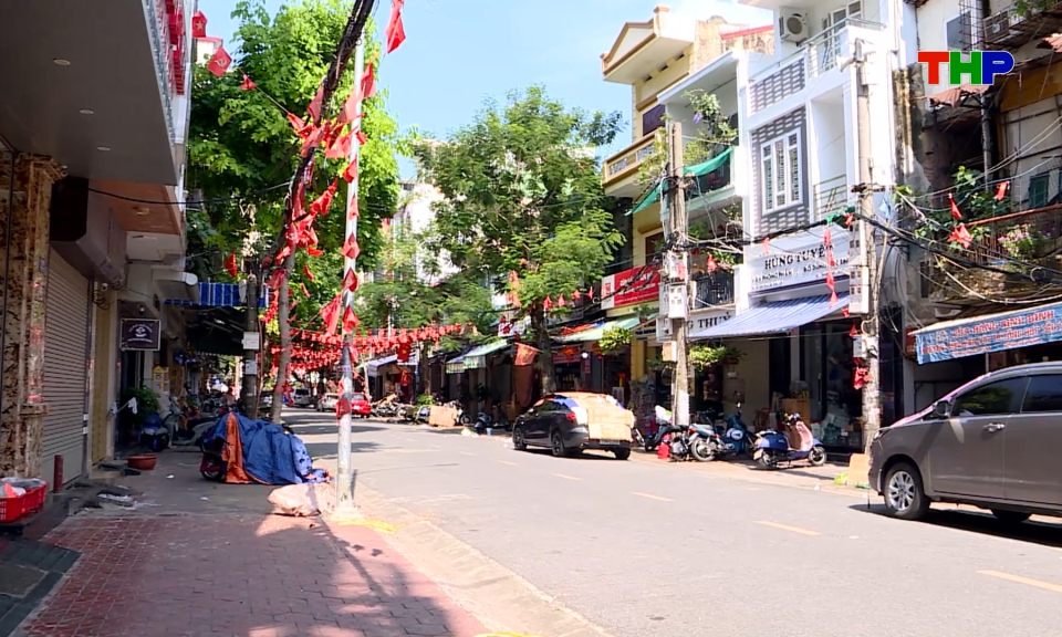Duy tr&igrave; trật tự đường h&egrave; dải trung t&acirc;m th&agrave;nh phố