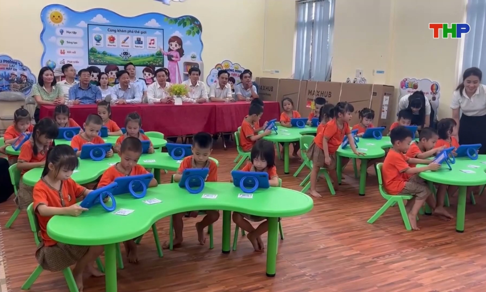 N&acirc;ng cao chất lượng gi&aacute;o dục từ ph&ograve;ng học th&ocirc;ng minh