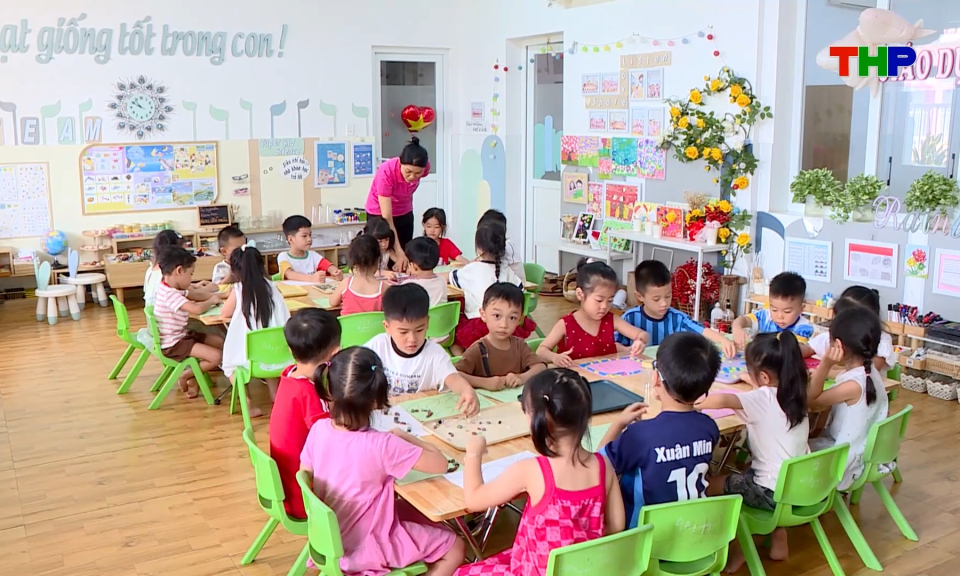 Ưu ti&ecirc;n nguồn lực x&acirc;y dựng trường học x&atilde; hội chủ nghĩa